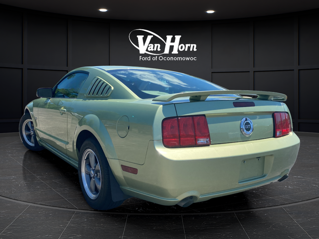 Used 2006 Legend Lime Clearcoat Metallic Ford GT Deluxe image 5