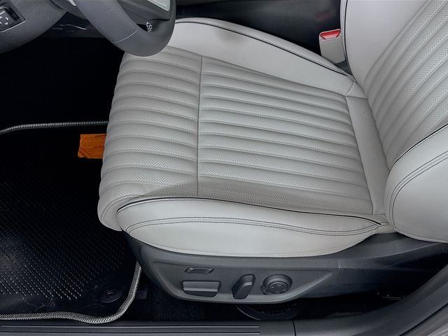 2026 Genesis G70  21