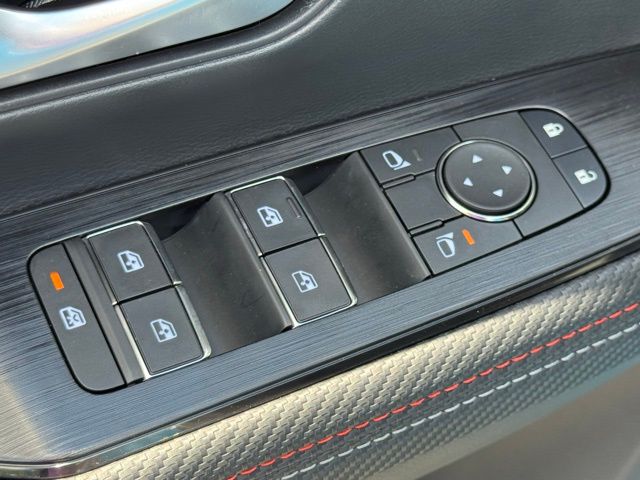 2025 Nissan Kicks SR - Photo 14