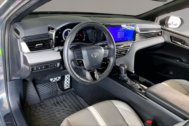 Used 2025 Toyota Camry SE 4D Sedan