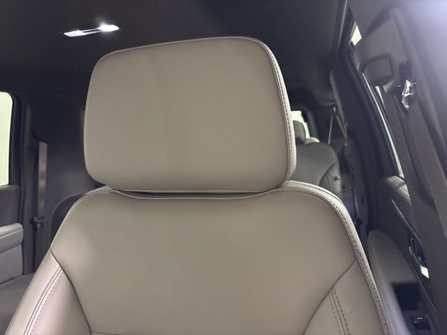 2025 Chevrolet Suburban LT photo