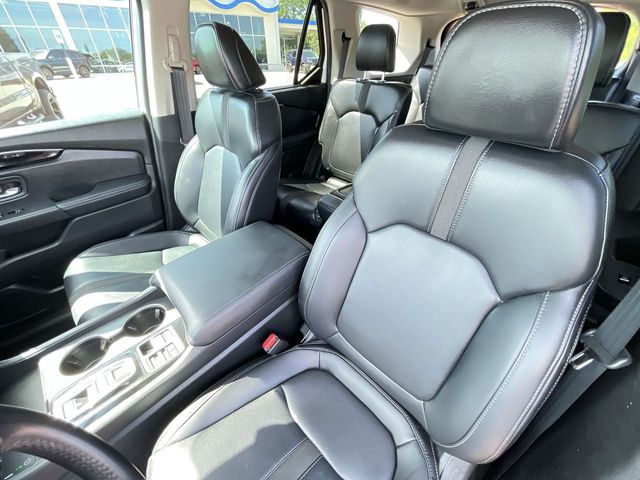 Used 2025 Honda Pilot SUV