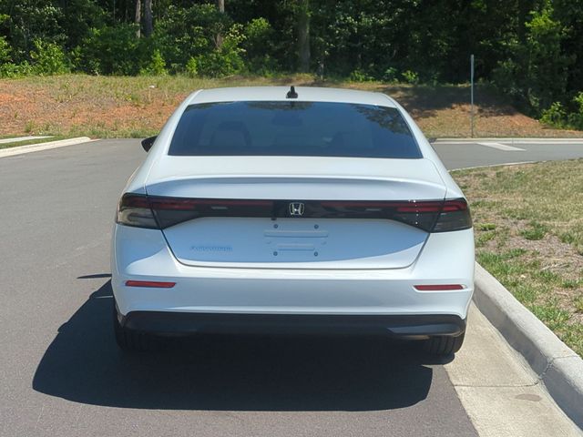 Used 2026 White Honda SE image 12