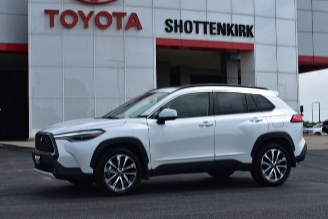  2022 Toyota Corolla Cross XLE AWD   