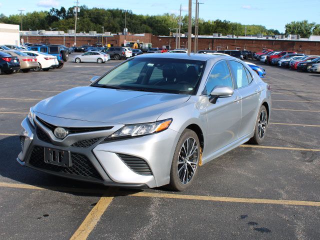 Used 2018 Celestial Silver Metallic Toyota SE image 2