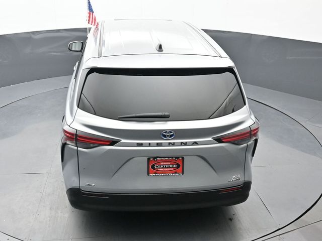 2021 Toyota Sienna XLE 47