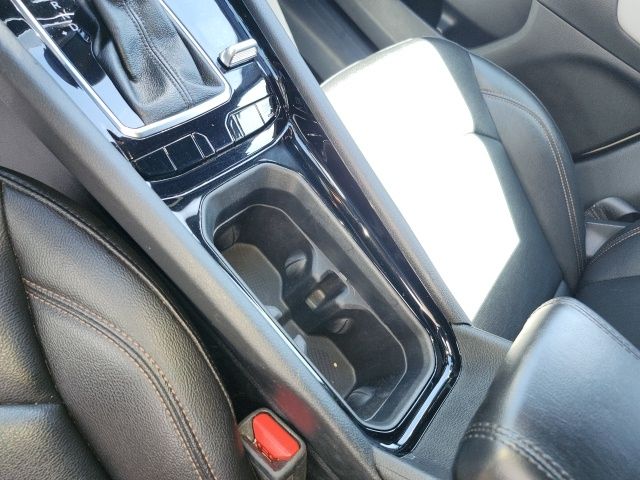 Used 2024 White/off-white Jeep Limited image 26