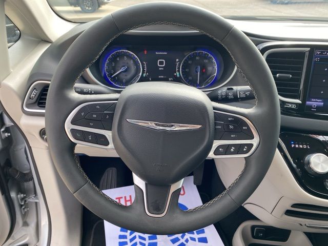 2024 Chrysler Pacifica Touring L - Silver Mist Clearcoat exterior view 14