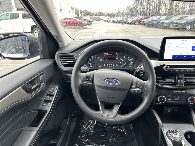 Used 2022 Blue Ford SE image 13