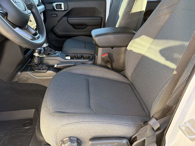 New 2026 Bright White Clear-Coat Exterior Paint Jeep Sport image 20