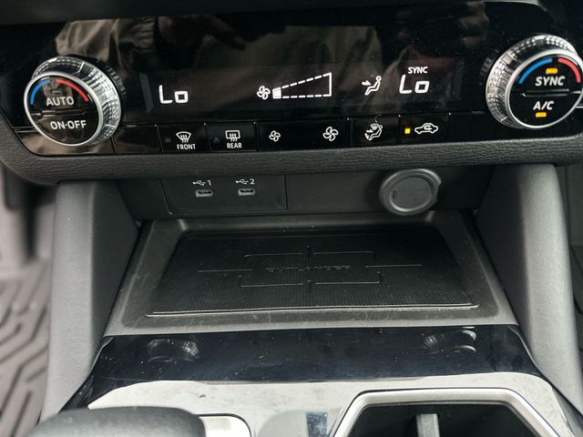 Used 2025  Mitsubishi ES image 20
