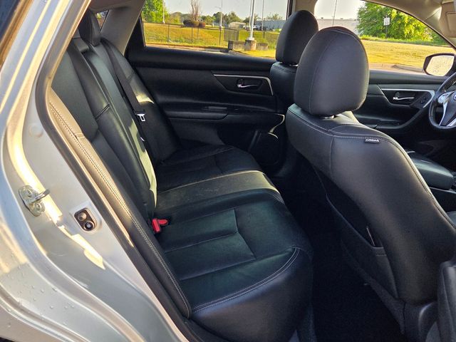 Used 2018 Silver Nissan 2.5 SL image 16