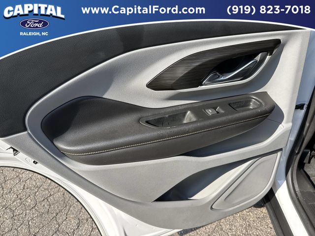 Used 2018 White GMC SLT image 17