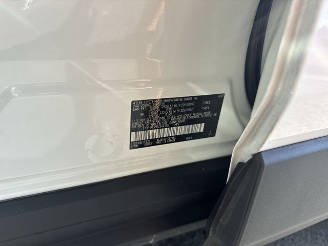 Used 2025 White Toyota LE image 35