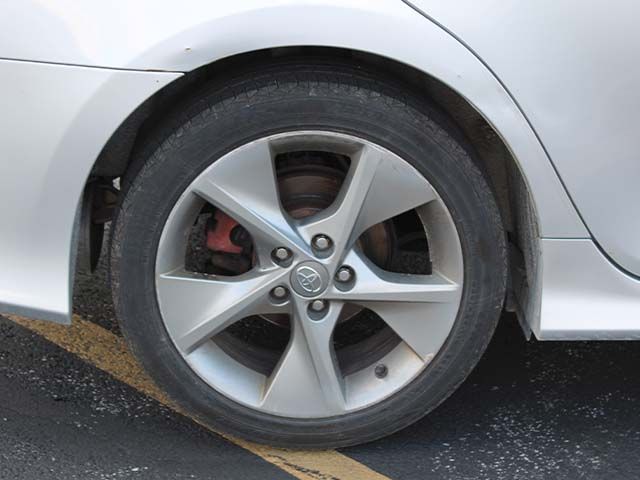 Used 2013 Classic Silver Metallic Toyota SE image 8