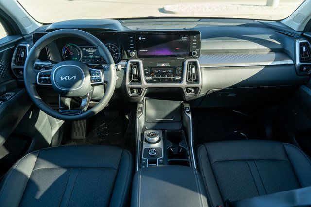 2022 Kia Sorento Hybrid S 12