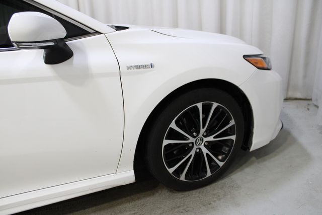 Used 2019 White Toyota SE image 36