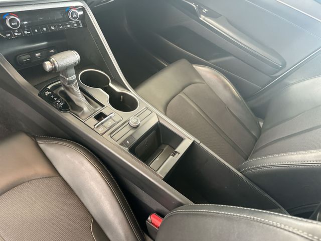 Used 2023 White Kia GT-Line image 24