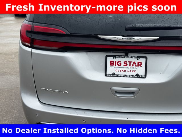 2026 Chrysler Pacifica Limited Silver at Mac Haik CDJR North Houston