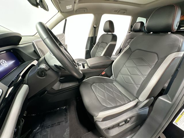 2024 Volkswagen Atlas 2.0T Peak Edition SE w/Technology Black at Subaru and VW of Moon Township