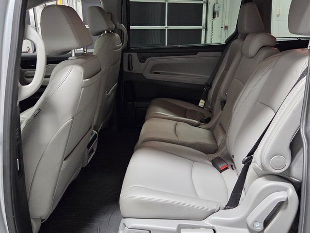 Used 2023  Honda Touring image 6