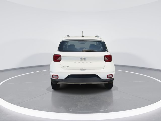 Used 2025 White Hyundai SEL image 9