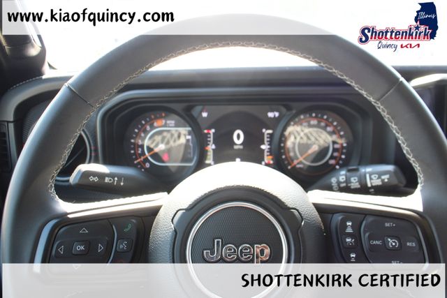 Used 2025 Jeep Wrangler SUV