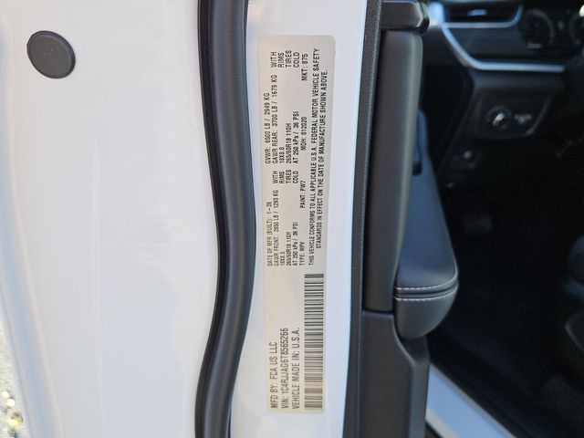 2026 Jeep Grand Cherokee L Laredo 4x2