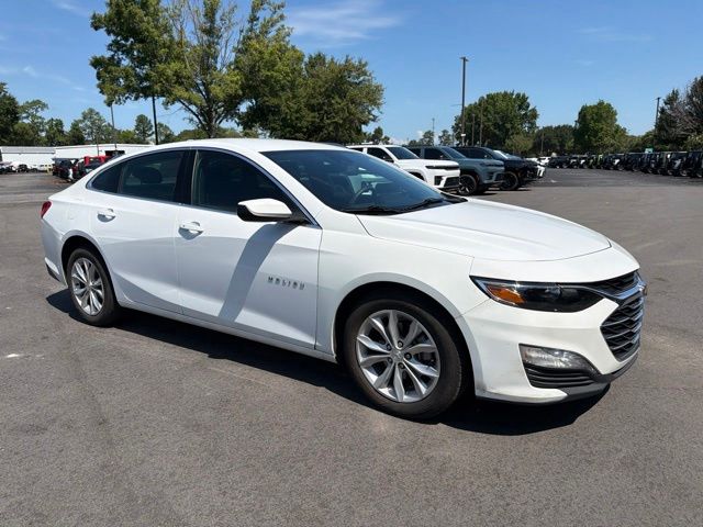 Summit White 2025 Chevrolet Malibu Sedan Front-Wheel Drive Continuously Variable Transmission
