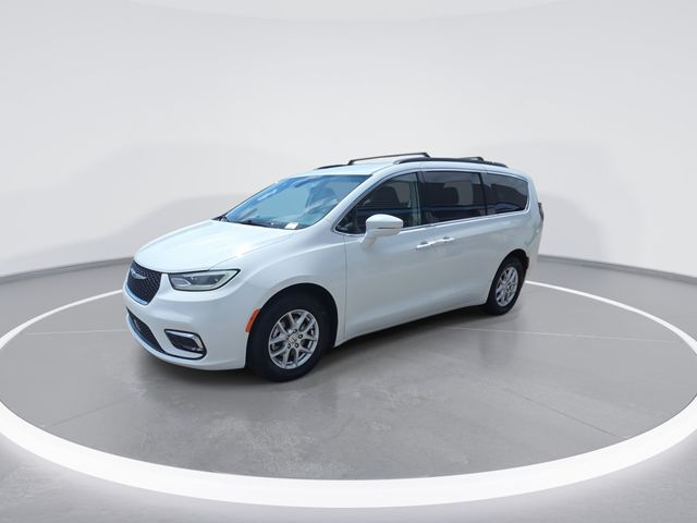 Used 2022 Bright White Clearcoat Chrysler Touring L image 4