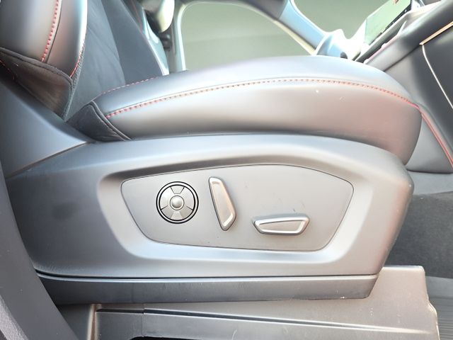 Used 2025 Ford Explorer SUV
