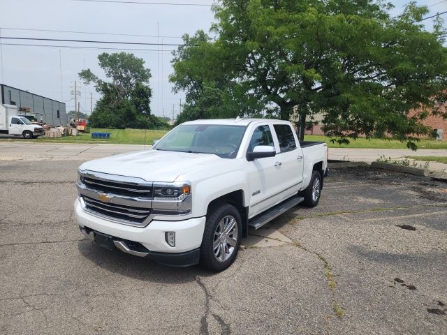 White (Iridescent Pearl Tricoat) 2018 Chevrolet Silverado 1500 Pickup Truck Four-Wheel Drive 8-Speed Automatic Overdrive