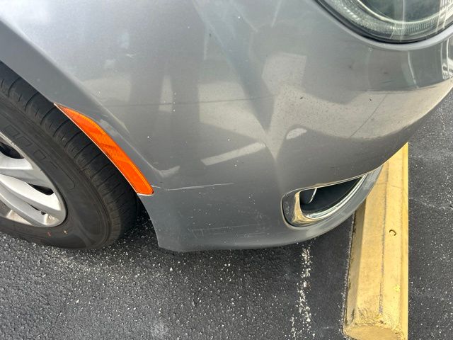 Used 2018 Silver Chrysler Touring L image 4