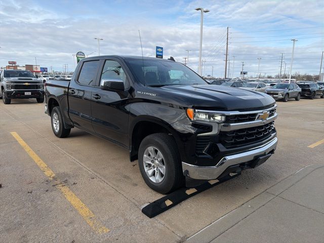 2025 Chevrolet Silverado 1500 LT Crew Cab 4WD