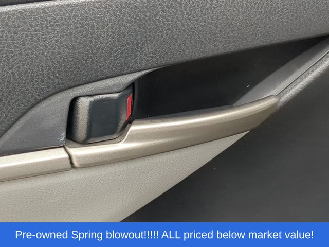 Used 2025 UNDERGROUND Toyota SE image 35