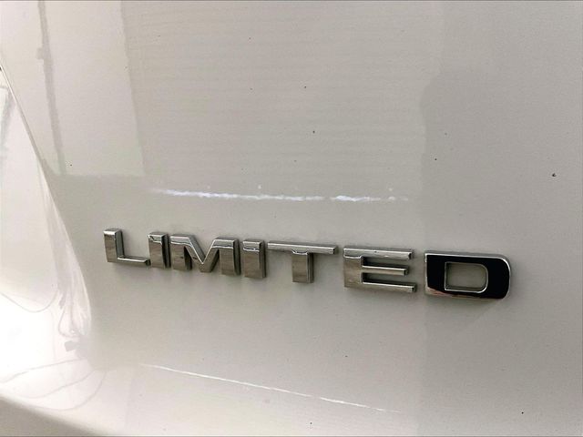 2019 Jeep Cherokee Limited White at Subaru and VW of Moon Township