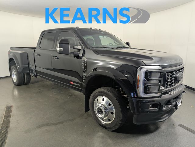 Agate Black Metallic 2025 Ford F-450 Super Duty Platinum Crew Cab LB DRW 4WD Pickup Truck Four-Wheel Drive Automatic