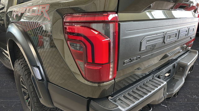 Used 2025 Green Ford Raptor image 41