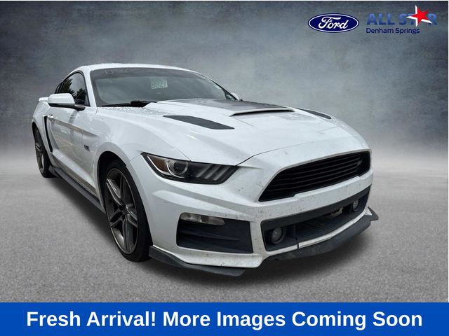 Oxford White 2015 Ford Mustang Coupe Rear-Wheel Drive 6-Speed Manual