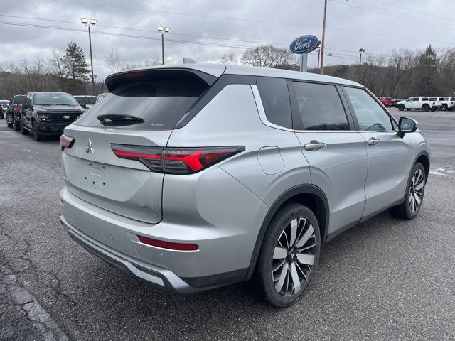 Certified Used 2025  Mitsubishi SE image 6