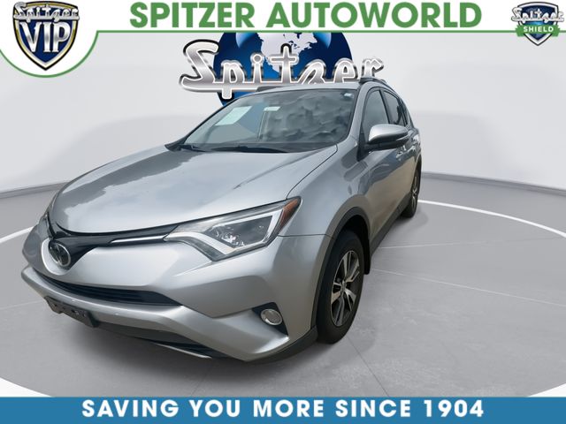 Used 2018 Silver Toyota XLE image 4