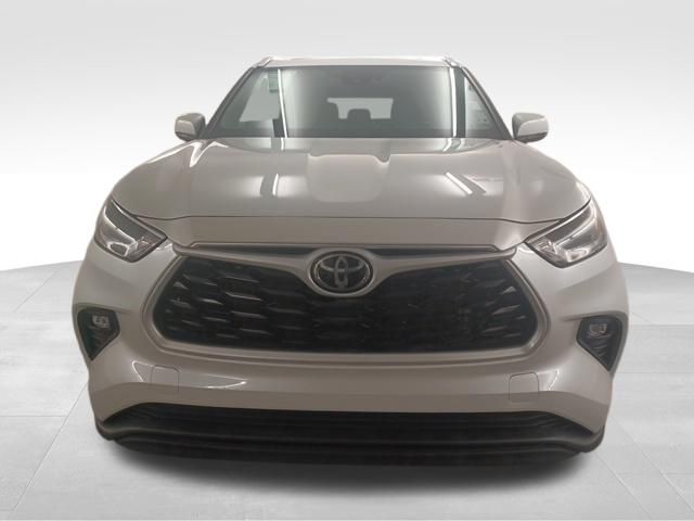2022 Toyota Highlander XLE — photo 2
