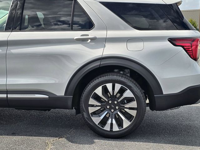 New 2026 Star White Metallic Tri-Coat Ford Platinum™ image 13