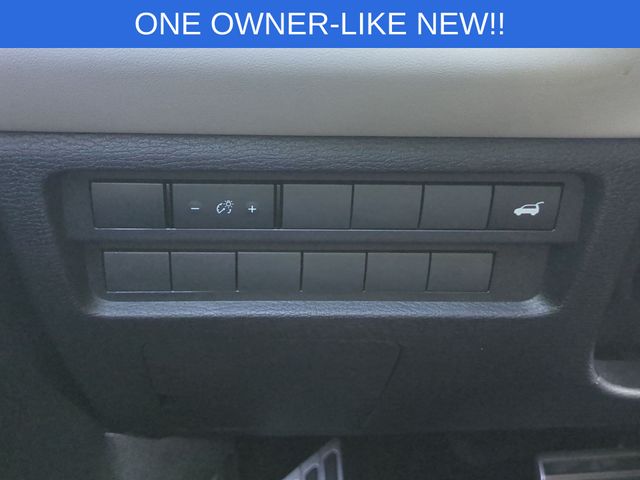 Used 2025 White Mitsubishi SEL image 19