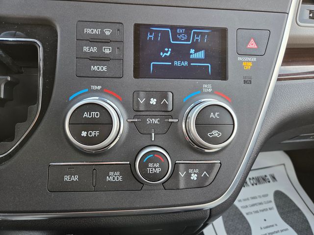 2019 Toyota Sienna XLE Auto Access Seat