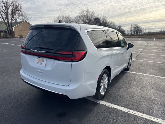 New 2026 White Chrysler Select image 7