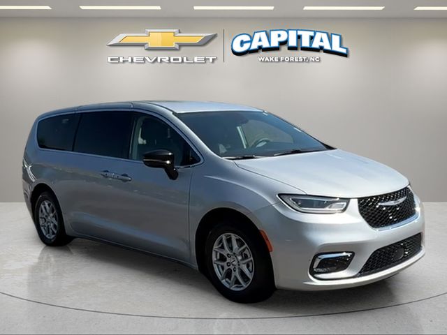 Used 2024 Silver Chrysler Touring L image 8