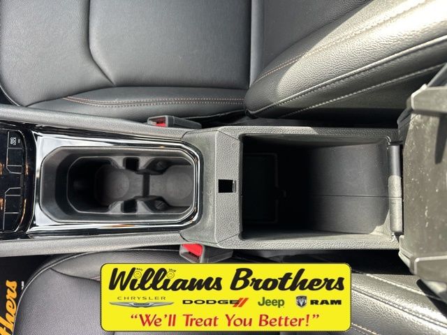 2024 Jeep Compass Limited - Silver Zynith Metallic Clearcoat exterior view 20