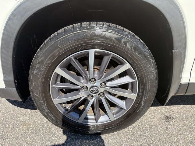 2019 Toyota Highlander - Image 11
