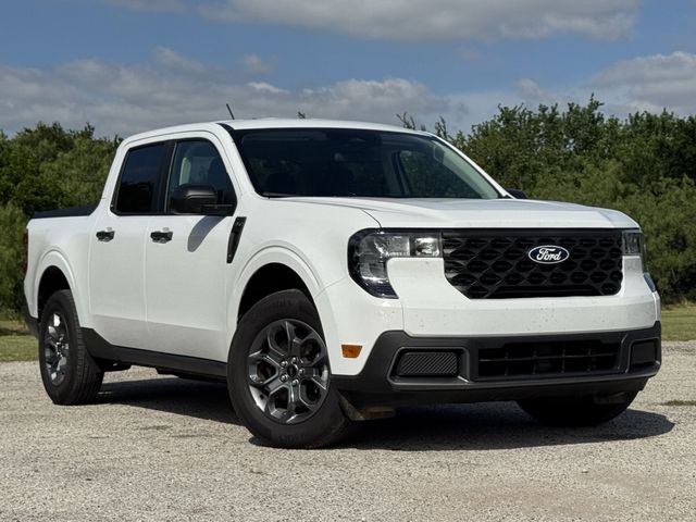 Oxford White 2025 Ford Maverick XLT SuperCrew FWD Pickup Truck Front-Wheel Drive Continuously Variable Transmission